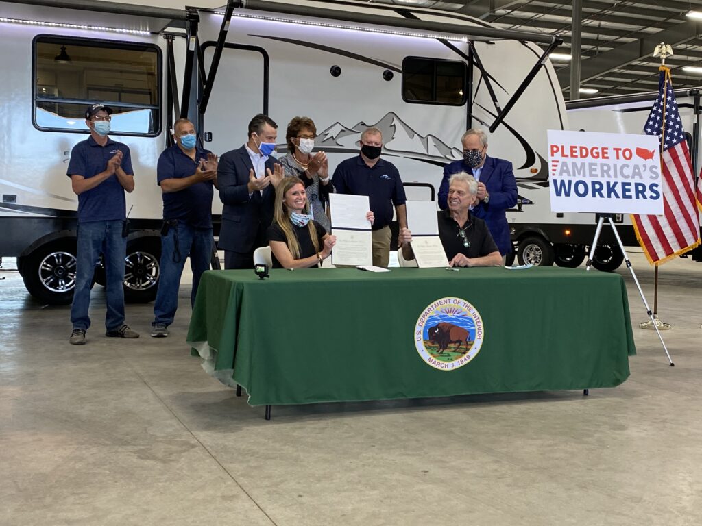 Liegl Signs ‘Pledge To America’s Workers’ at VIP Event